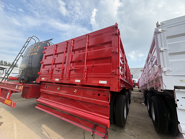 Red Reinforced Side Wall Semi‑Trailer | Bulk Goods Transport Trailer