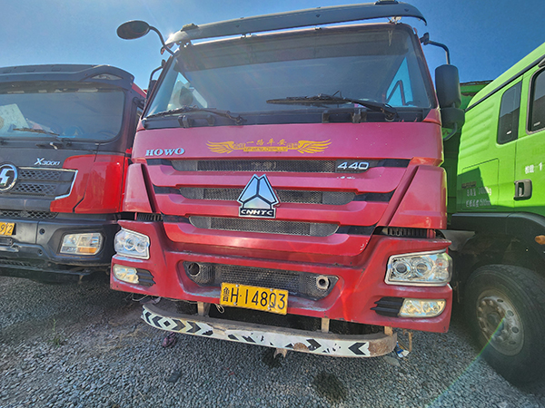 Tough Workhorse Used HOWO 8x4 Tipper Truck For Job Site - Image 5