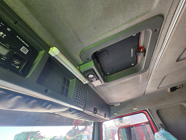 Tough Workhorse Used HOWO 8x4 Tipper Truck For Job Site - Image 7