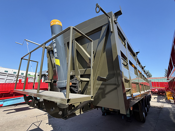 Rear Tipper Dump Semi‑Trailer With Rear Foot‑Step Platform For Export