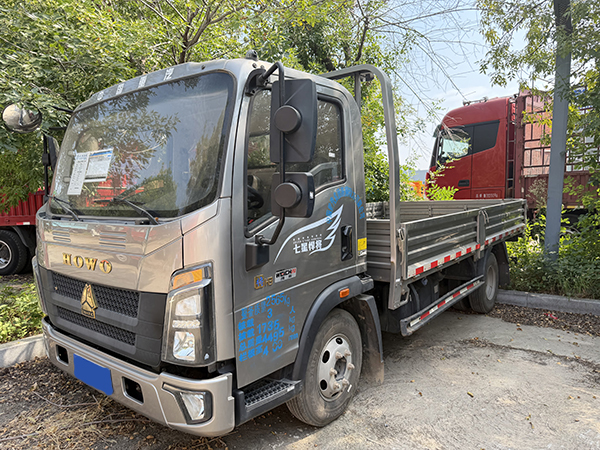 Short‑Haul Workhorse‑Used HOWO 4.2‑Meter Flatbed Cargo Truck with WP25 Engine
